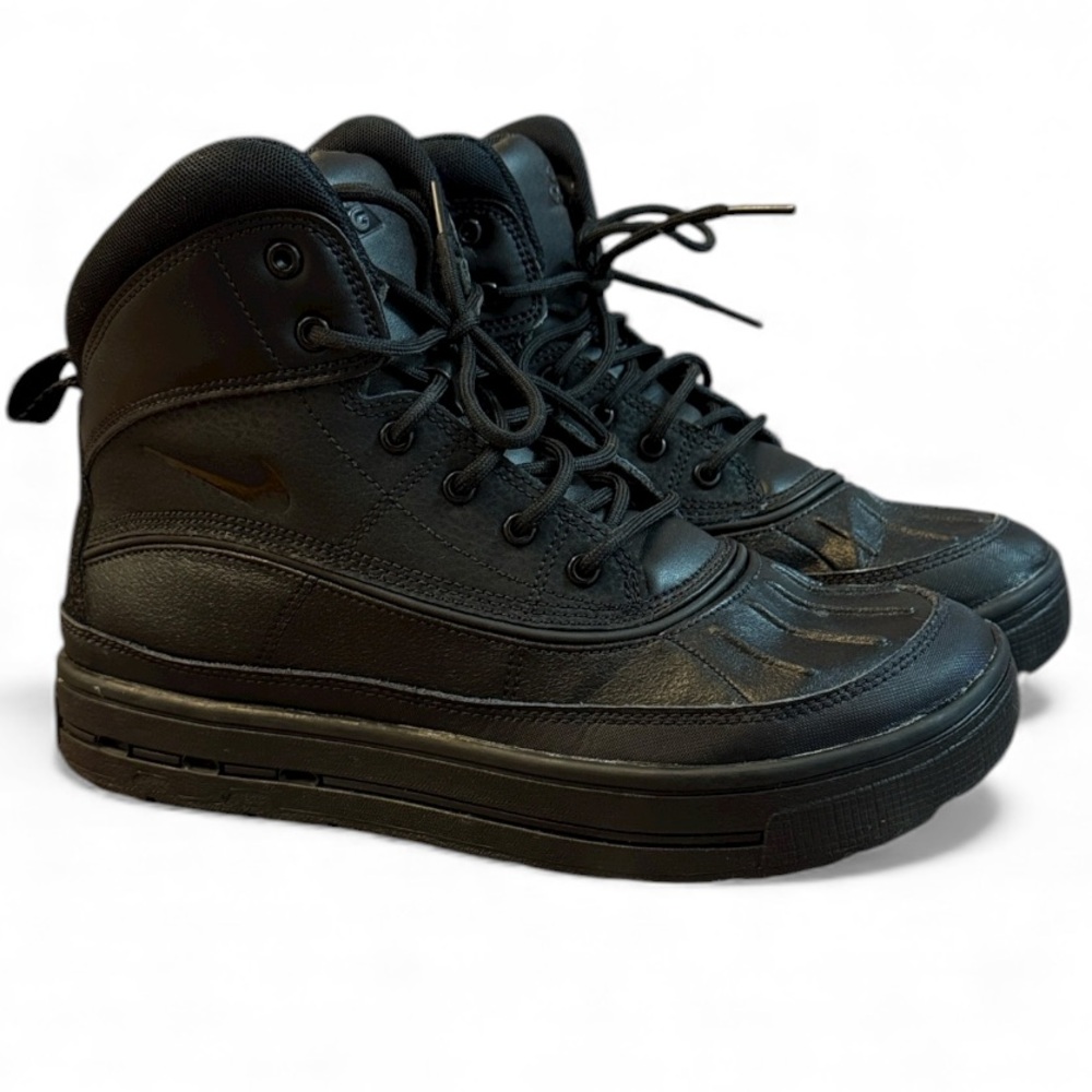 NIKE ACG Woodside 2 High Black Top Shoe Boots Youth Size 6